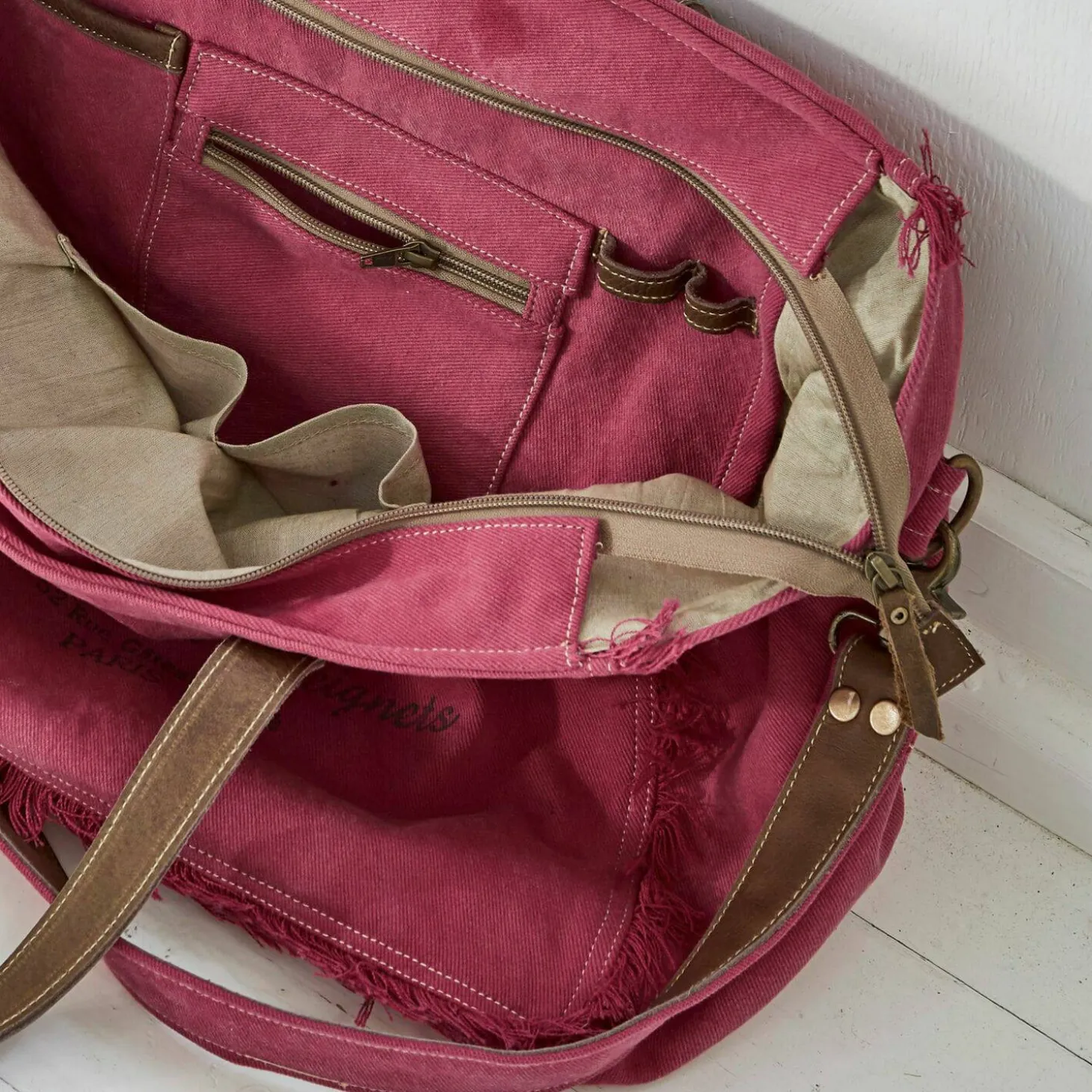 Borsa Anoush