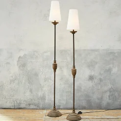 Coppia di lampade a stelo Abigail