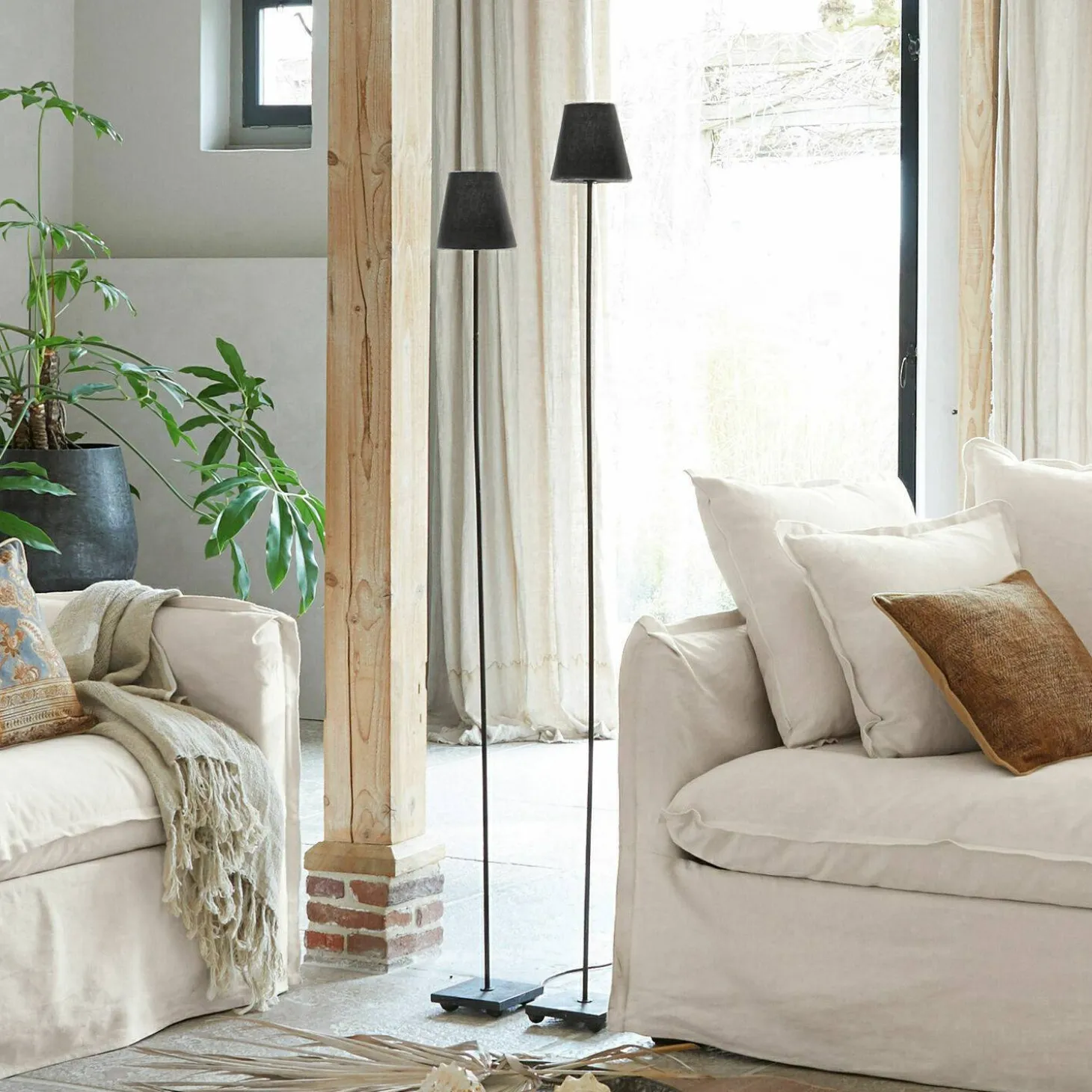 Coppia di lampade a stelo Tacoma