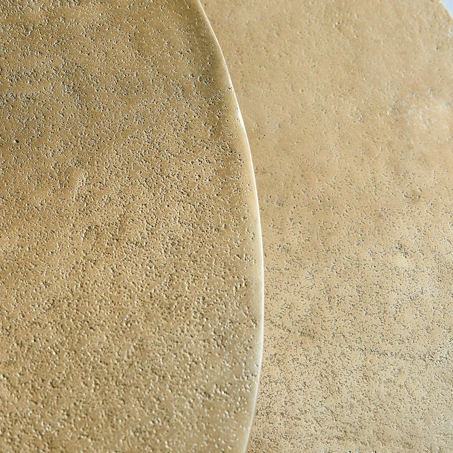 Coppia di tavolini di complemento Leron