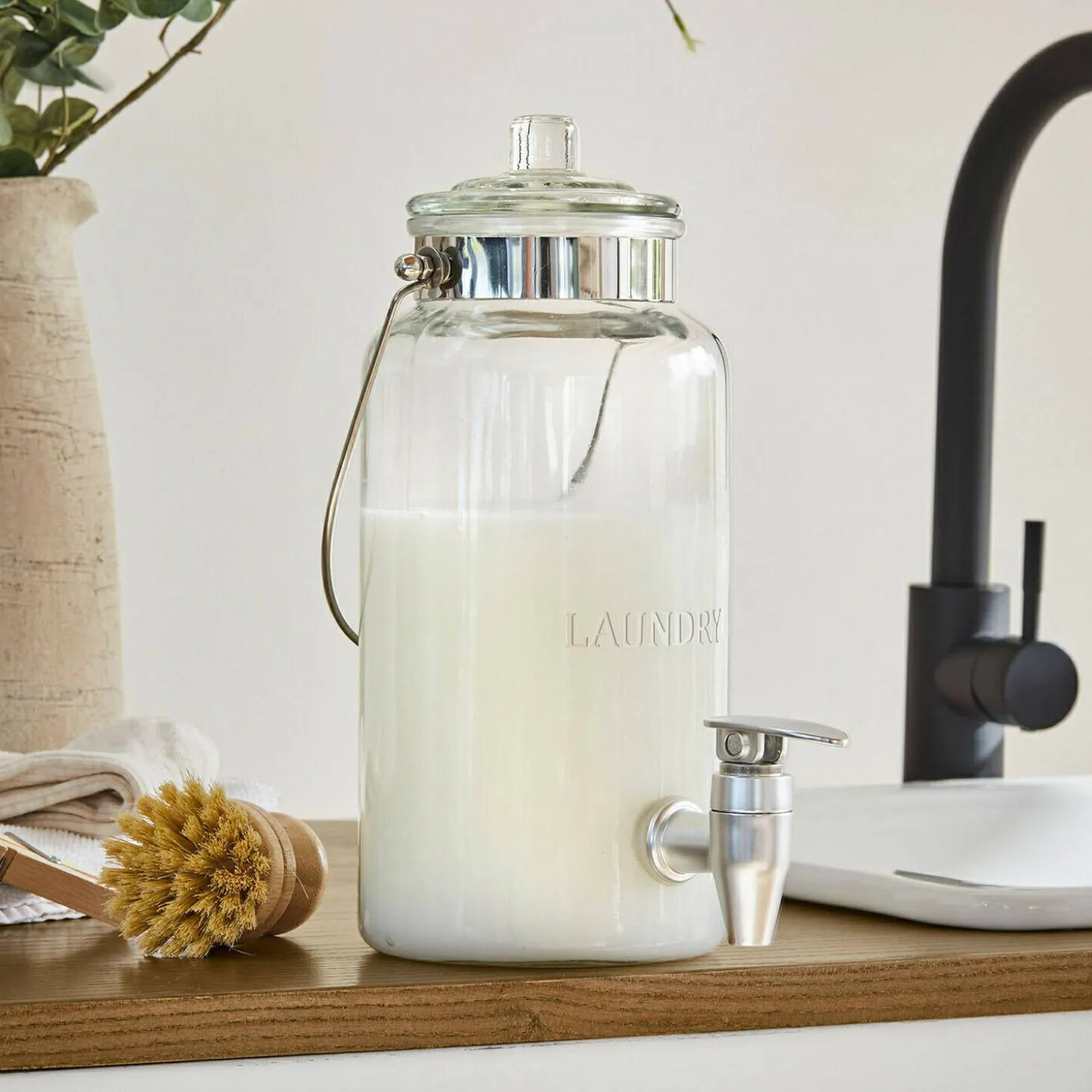 Dispenser Pivola
