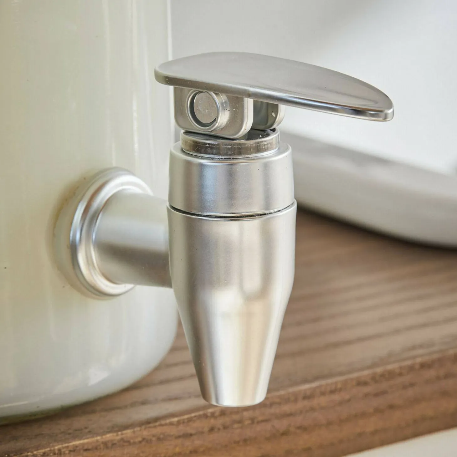 Dispenser Pivola