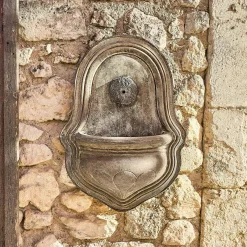 Fontana a muro Veliras