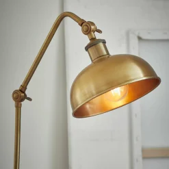 Lampada da tavolo Delacroille
