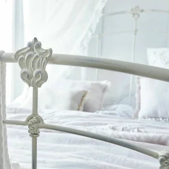 Letto Canefield