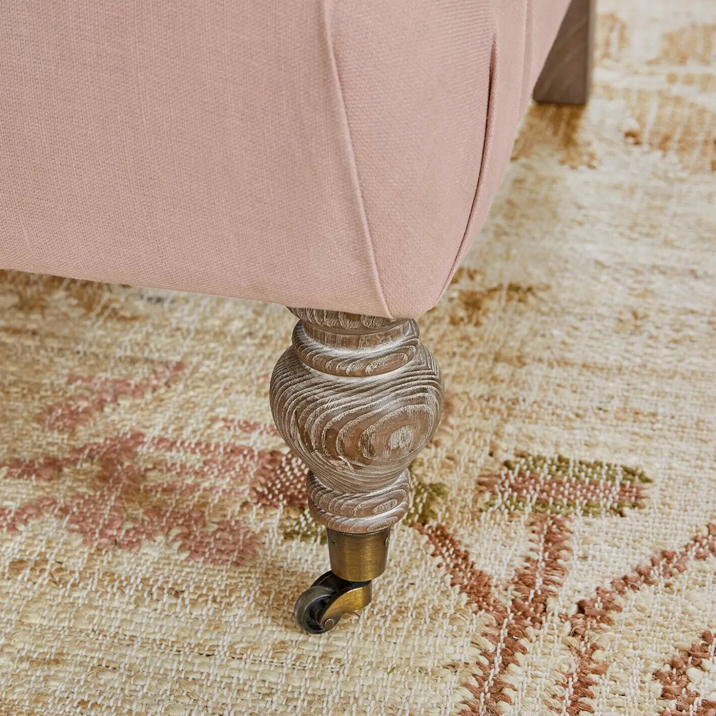 Poltrona con poggiapiedi Rose de Lumière